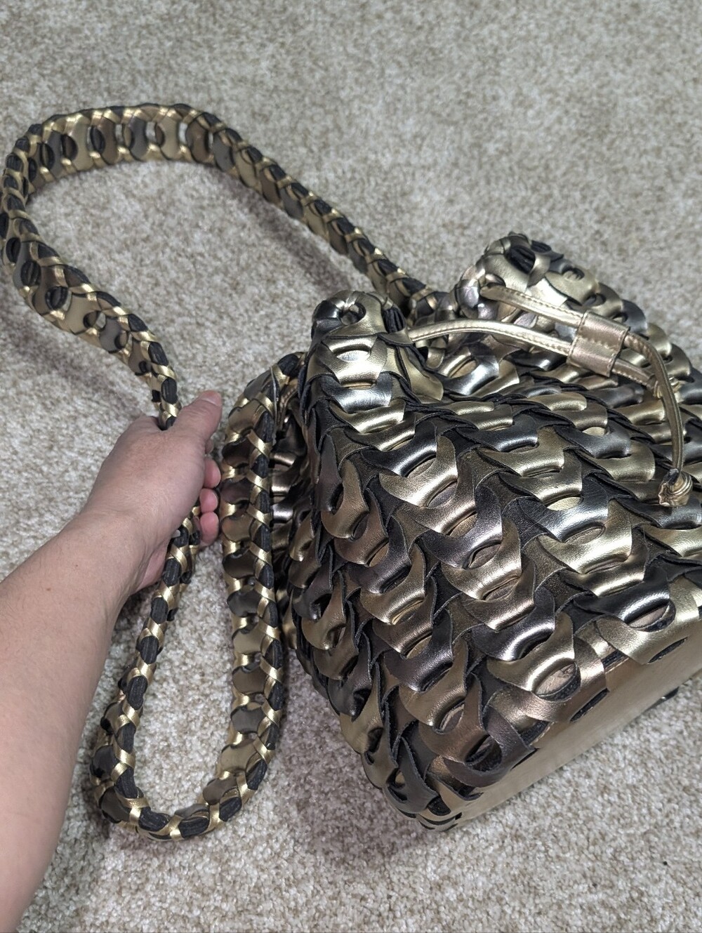 Source Unknown Metallic Gold and Black Woven Shoulder Bag